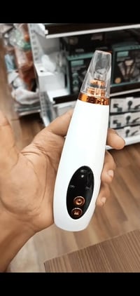 جهاز تنظيف مسام • ٦ رؤوس • شاشة ديجيتال