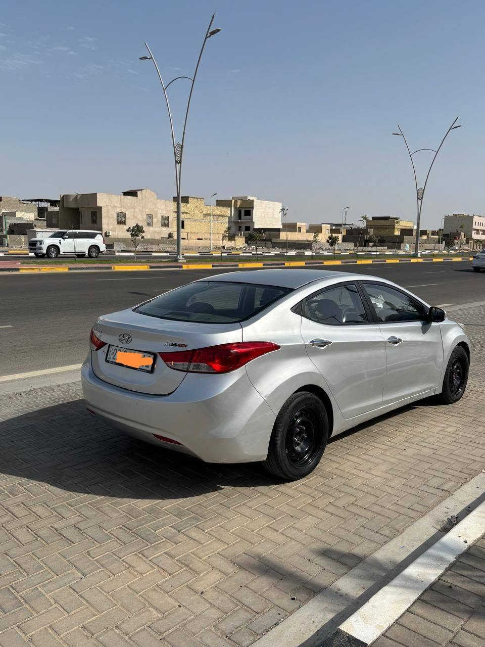 انتره 14 كصه جنطه 
مكينه 1800متومه طبق الأصل
مكينه كير حداديه كفاله تخم تاير
تبريد ثلج ❄️ تدفئه شاشه رادار 
سياره جديده وجاهزه من كلشي
لسعر 42 مكاني ناصريه شطره
***********
