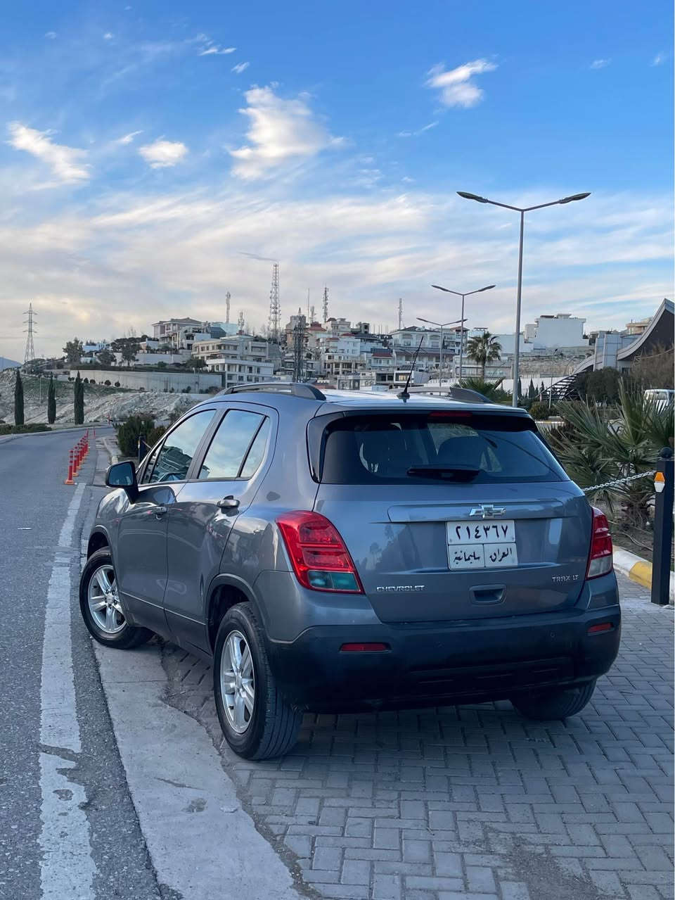 شۆفلێت تراکس LT٢٠١٥ خلیجی ، گێرو مەکینەی بەشەرت نەکراوەتەوە و چرکەی تیا نیە تەحویل و غەرامە بەشەرت سەیارەکە زۆر توند و تۆڵە ،  ٤ تایەی تایلەندی ئەسڵی بۆ بەستراوە  ،هەموو سێرڤسێکی بۆ کراوە و هیچ مسرەفێکی تیا نیە، دوو پارچەی بۆیاخە بێ ناوگرتن و بەبێ ئەوەی برغوی کرابێتەوە دەعامیەکانیشی نەگۆراون . ٩٢ گەڵا       *********** السليمانية, العراق
