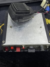 عدسات ليزر • إضاءة محيطية • مقاعد ٣ صفوف