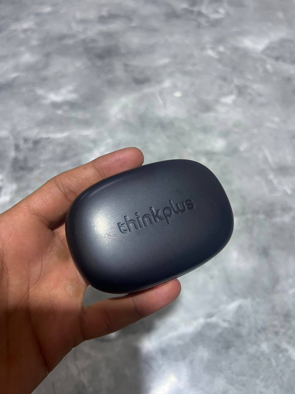 سماعه لينوفو يابانيه اصلي
ضد الماي والغبار 
شحن 25يوم استخدام مستمر شحن غرفة السماعات انساه بالشهر لو تشحن مرا لو ماتشحن 
تنربط ع كل المبايلات اندرويد وابل +بلي5+الحاسبات الابتوبات كلها +شاشات بلازمه 

شركة لينوفو الاصليه ابحث عنها وشوف سعرها 
رايدها 110 بيع مستعجل لأن محتاج ب بميه وعشر الاف
***********
