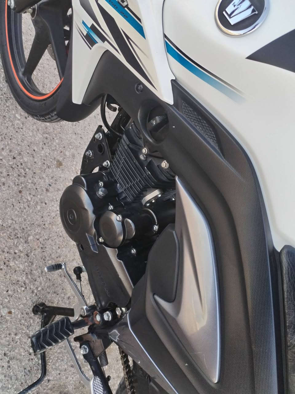 هوجي موديل 2023 مسجل رقم وسنويه تحويل ثاني يوم السعر 16 ونص شراي يتصل مكاني رمادي ***********
