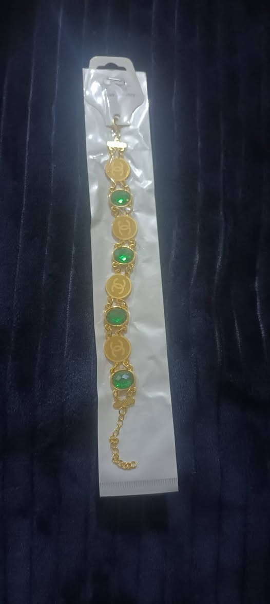 ذهب برازيلي دزاينات راقيه
يوجد توصيل


**إذا كنت صاحب هذا الإعلان وتريد حذفه لأي سبب، رجاءا أرسل رسالة إلى الدعم الفني**