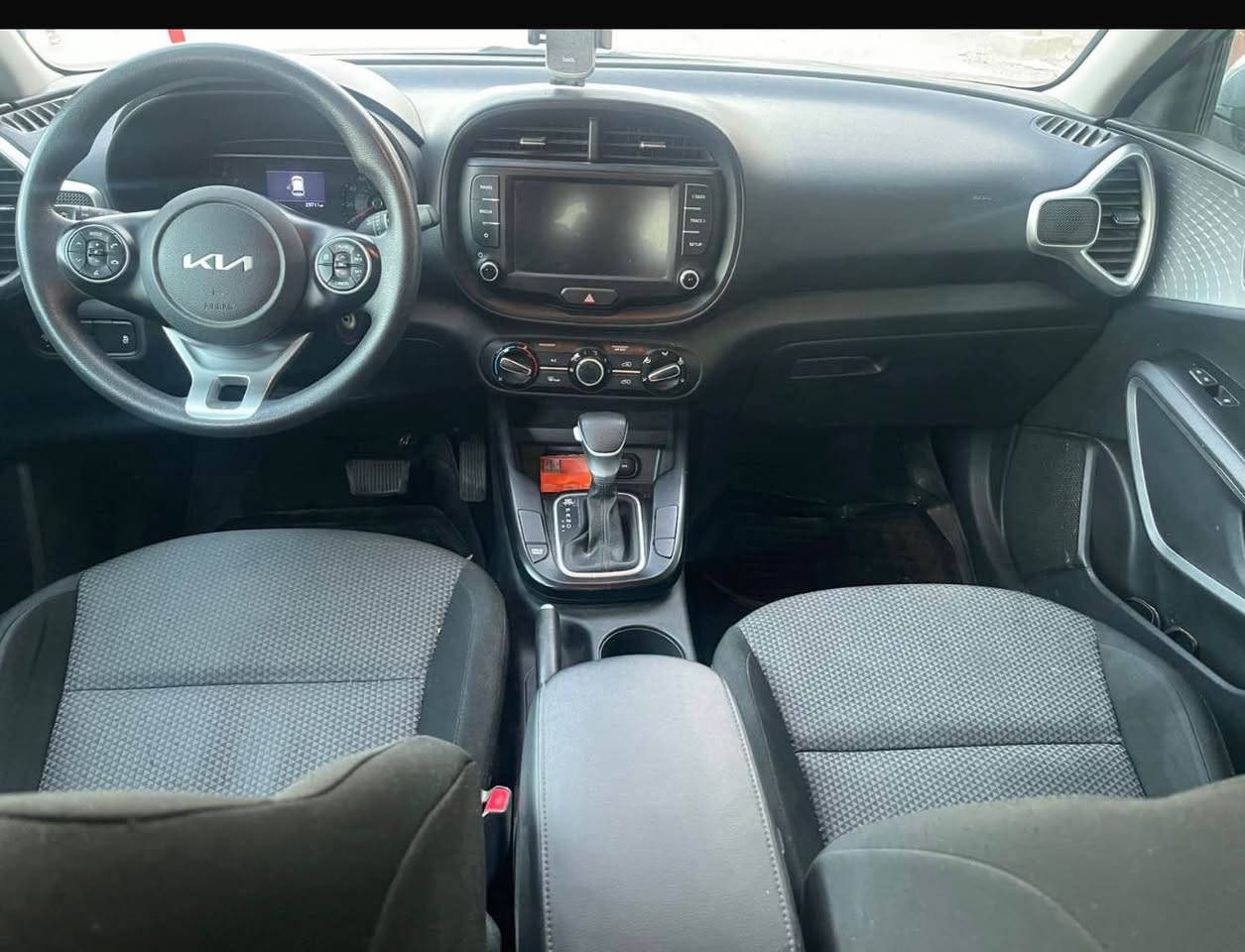 كيا صول موديل ٢٠٢٢ 
رقم بغداد دولي جديد 
هزة جديده
مكينة ٢٠٠٠ دوش مامفتوحه 
تحكمات جهتين 
شاشة بلاديه 
كامره بلاديه 
رادارات 
اطفاء ذاتي اثناء التوقف لتقليل صرف الوقود 
كير At 
السياره جديده جدا ماشيه ٢٩ 
صور الحادث بالمنشور 
مصبوغه عام من امريكا بدون دواخل 
الدواخل كلها مكفوله 
السعر ١٠٨ 
مكاني بغداد الدوره 
*********** بغداد, العراق
