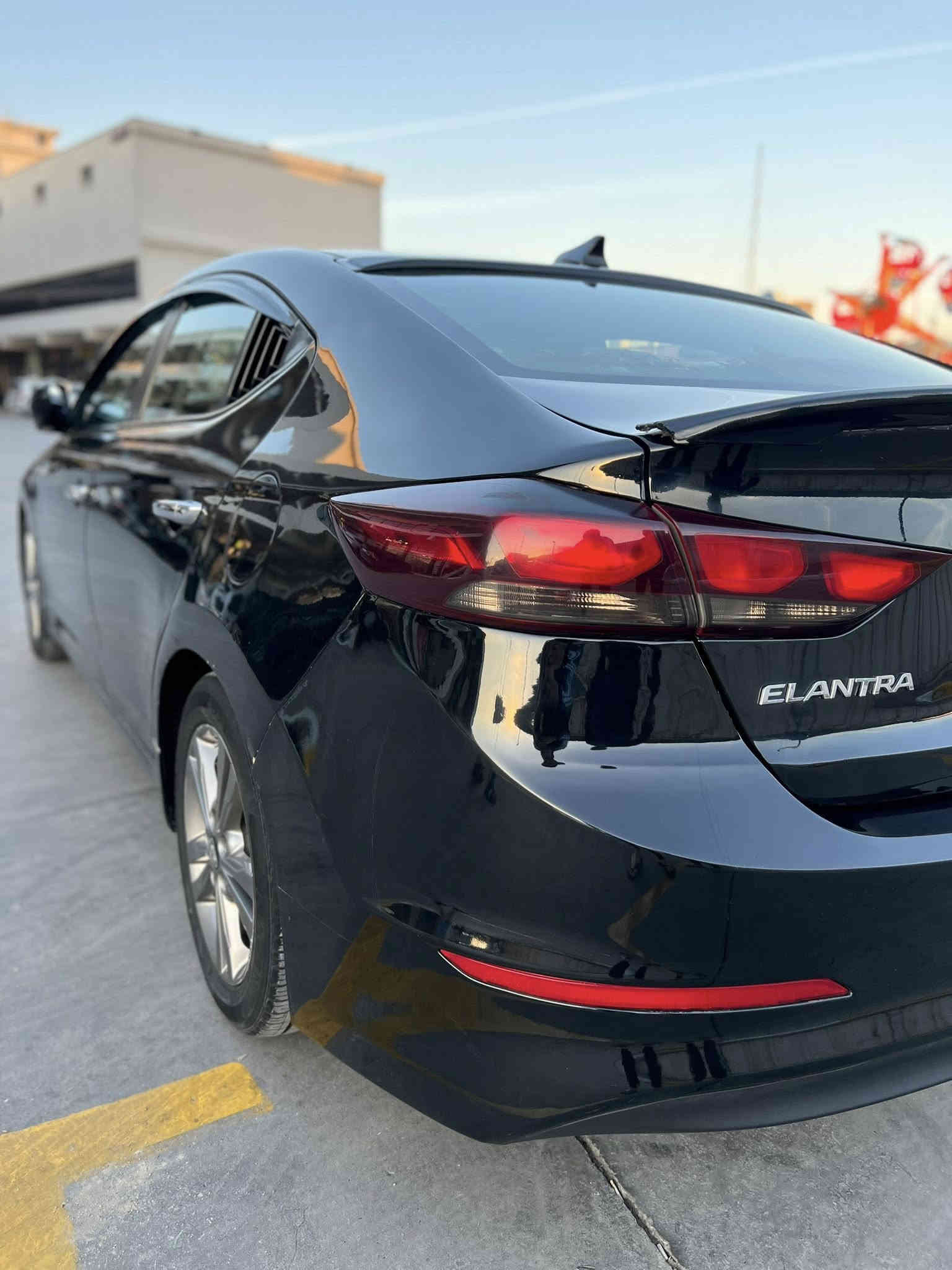 بسم الله الرحمن الرحيم
السلام وعليكم
للبيع النترا 2018 LEMTD
وارد امريكي فول 
السيارة رقم بغداد الجديد
هزة وسنوية كلة جديد شرط التحويل
ماشية124000 
محرك 2000 دوش

المواصفات :-
فتحة سقف سلايت
بصمة تشغيل 
بصمة ابواب وصندوق
شاشة اصلي 
ابل كار بلي 
بلوتوث USB AUX
ثلاث انظمة قيادة 
ايكو سبورت نورمال
هيتر كشنات
الكشنات والداخل لون ابيض
تبريد بيانو شاشة منفصل
تكم استيرن 
رادر نقطة عمياء
تحديد مسار
حساس تايرات 
جام ٤ كهرباء
ليدات امامي خلفي
لايتات امامي زينون
ESDمانع تزحلق
بريكABS

بعد بيهة هواي 
مواصفات مذاكرهن
السيارة جاهزة مابيهة نوقص
محرك كير كهربائيات شرط
اي استفسار تعال خاص او اتصل
***********
عنوان السيارة بغداد
