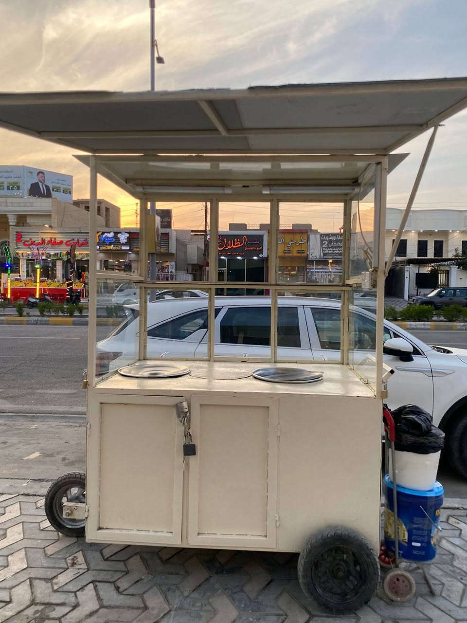 عريانه للبيع الاستفسار على الرقم التالي
***********
