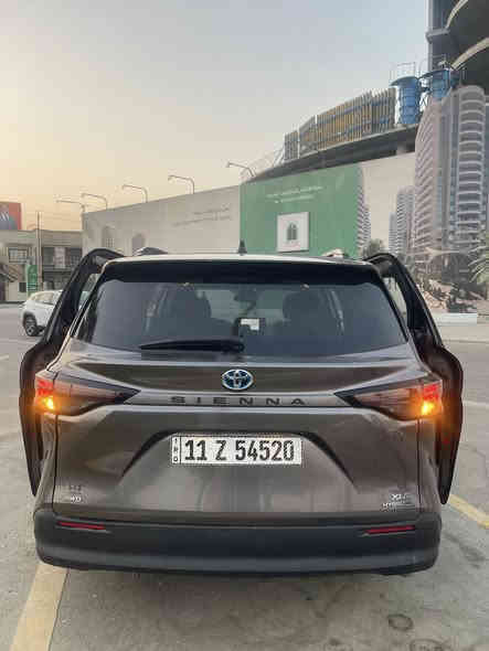 السلام عليكم ورحمة الله 
تويوتا سيينا للبيع تم تنزيل السعر إلى 275 ورقة و بيها مجال بسيط ***********
