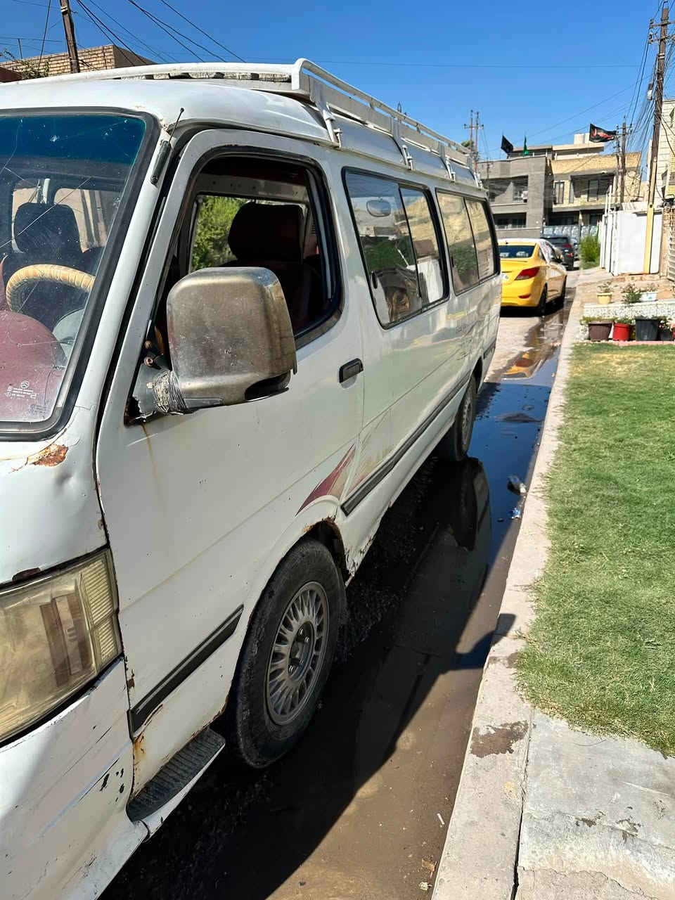 السلام عليكم. فتون مديل ٢٠١٤ رقم انكليزي مصفره تحويل ثاني يوم بيها خياسات والكشر شوفت عينك السعر ٥٠ وبيها مجال  ***********

