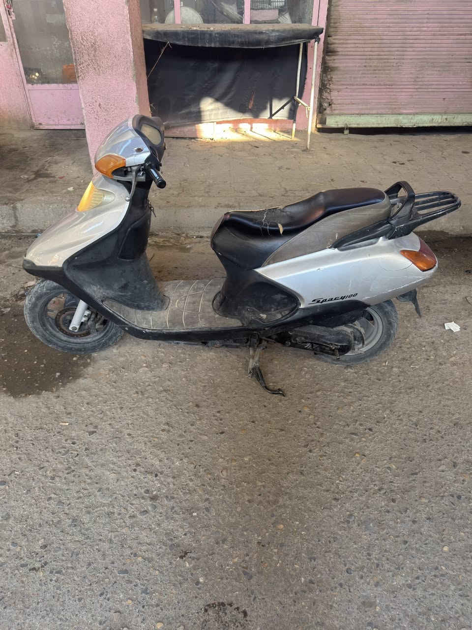 سبيسي ياباني مجفته  رايمر مكينته ناعمه  جاهزه مابيه نقص شغاله سلف كهربائيات كله شغاله ب 400 وبيه مجال مكاني كوت العزه القديمه الشراي يتصل ***********
