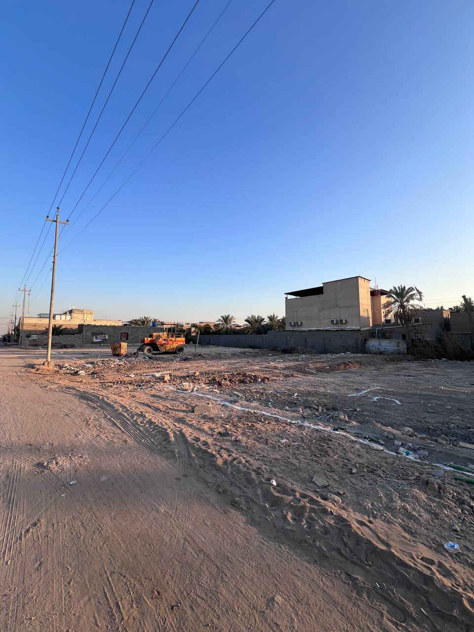 موقع تجاري وفرصة استثمارية .
يتوفر ثلاث قطع #للبيع 
وقف سني مسجل اصولي 
مساحة كل قطعة ( 300م )
إبي الخصيب - طريق الوسطي - قرب تقاطع حي العسكري
خلف القطع نهر جاري / واجهة كل قطعة 10م
#سعر_القطعة :: 75 مليون قابل للتفاوض .
#للأستفسار ::***********
