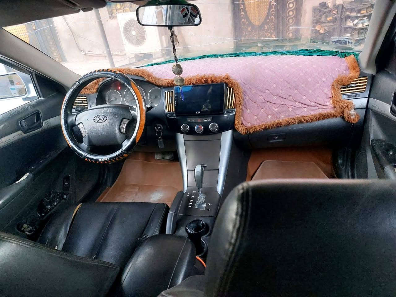 سلام عليكم سياره سوناتا للبيع موديل ٢٠١٢ كوري مشترك مكينه 2000 سياره مكفوله من صبغ وضربه جاهزه كير ومكينه وتبريد وتخم تاير حداده رقمه بغداد وكاله عامه تحويل مباشر سنويه 2028
السعر $100وبيه مجال 
العنوان البصره خور الزبير رقم الهاتف ***********
