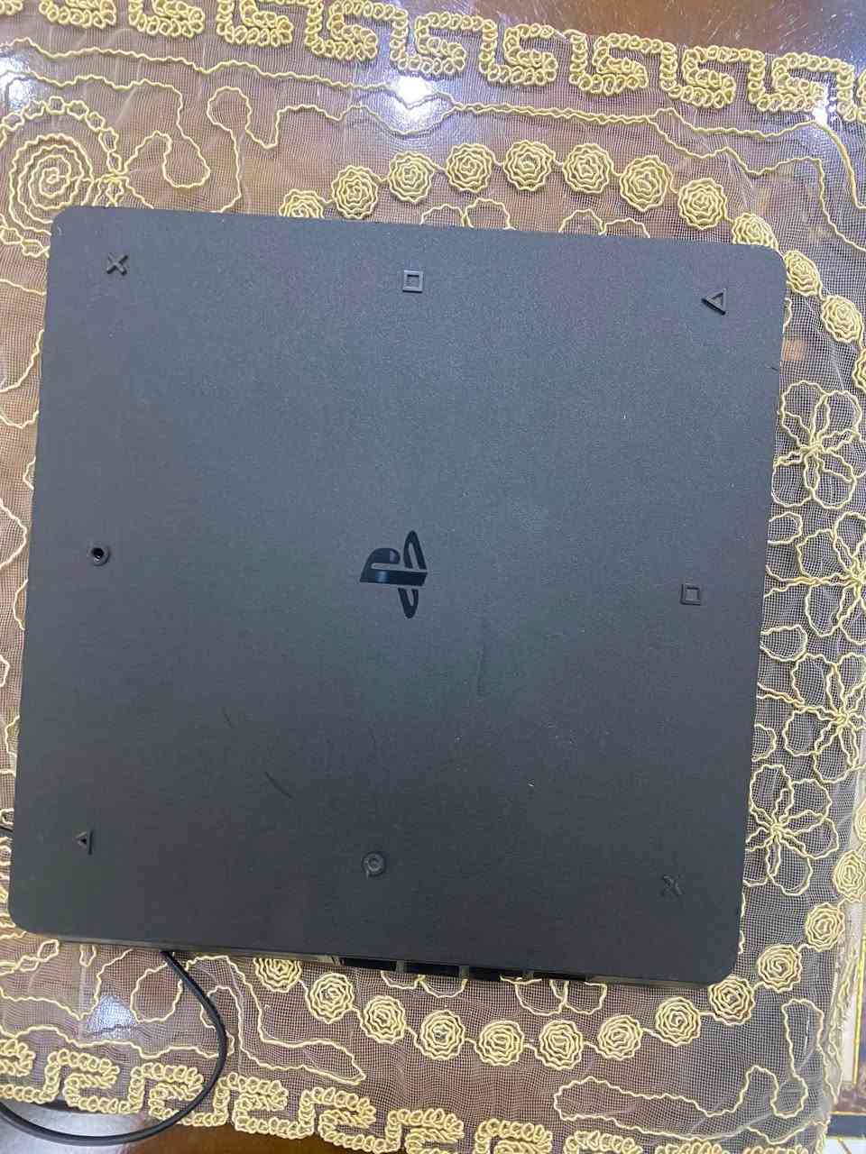 بلي فور جهاز نضيف سعر 250وبي مجال وشامل التوصيل التواصل على الرقم ***********

