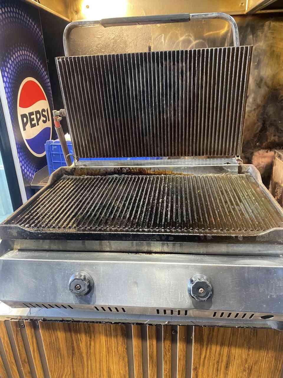 كابسه صاج الاصليه بيهه عيون غاز ثنين مكانهه جميله ***********
