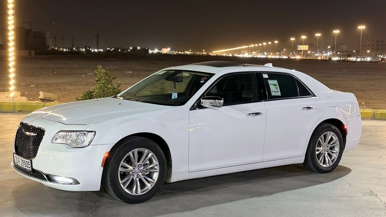 السلام عليكم كرايسلر اوباما موديل 2018 كندي كلين تايتل هزه ورقم سليمانيه الجديد تحويل او وكاله فول مواصفات بانوراما ستيرن كهرباء خزن ميموري كشنات جلد تدفئه تبريد سماعات بيتس وبعد كفاله ضربه وتبديل وصبغ مكينه وكير كفاله ماشيه 72 جديده السياره . 
العنوان: بصره 
رقم الموبايل :***********
