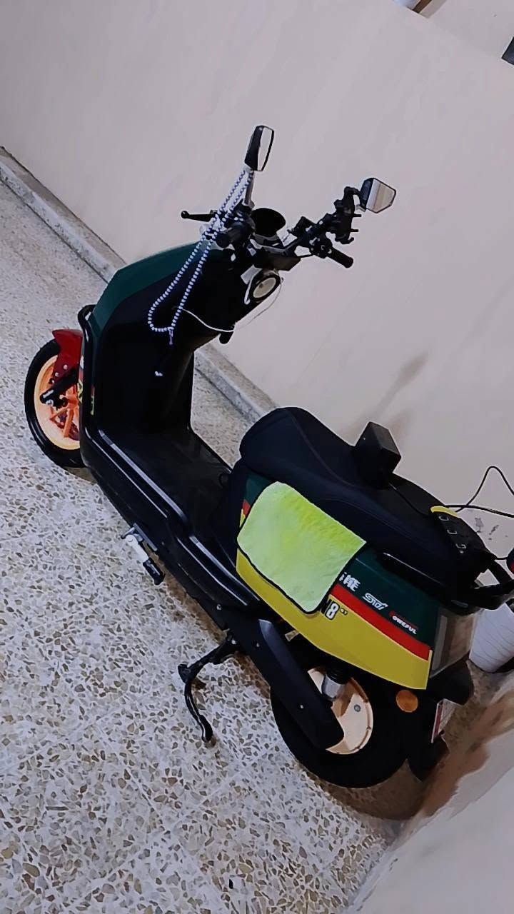 السلام عليكم ما طول للبيع شحن نظافه 100 بطاريه 6 اربع نمر 4 سرعه 80  المطار كله شغال واللي يريده يفوت خاص‏‪***********‬‏مكاني بالموصل رشيديه 700 وبي مجال
