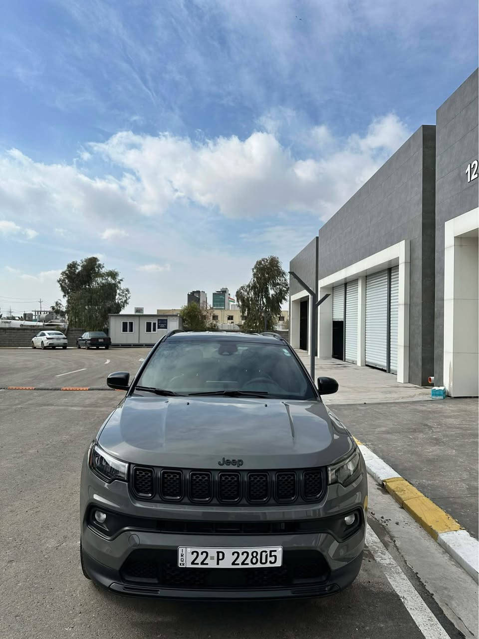 Jeep compass limited 2023 
سياره ماشي ٢٥ الف 
كشنات جلد 
شاشه كبير 
بصمه 
كاميرا 
رادارات 
اوتو ستارت
سياره دفع رباعي4*4
لون سمنتي بيلاد سقف اسود
سياره بيها قطعتين صبغ 
جاملغ قباغ صندق
ارباك بس تكمه
رقم اربيل سنوي فحس جديد 
مكان اربيل 
سعر ١٨٠$ بي مجال 
*********** أربيل, العراق
