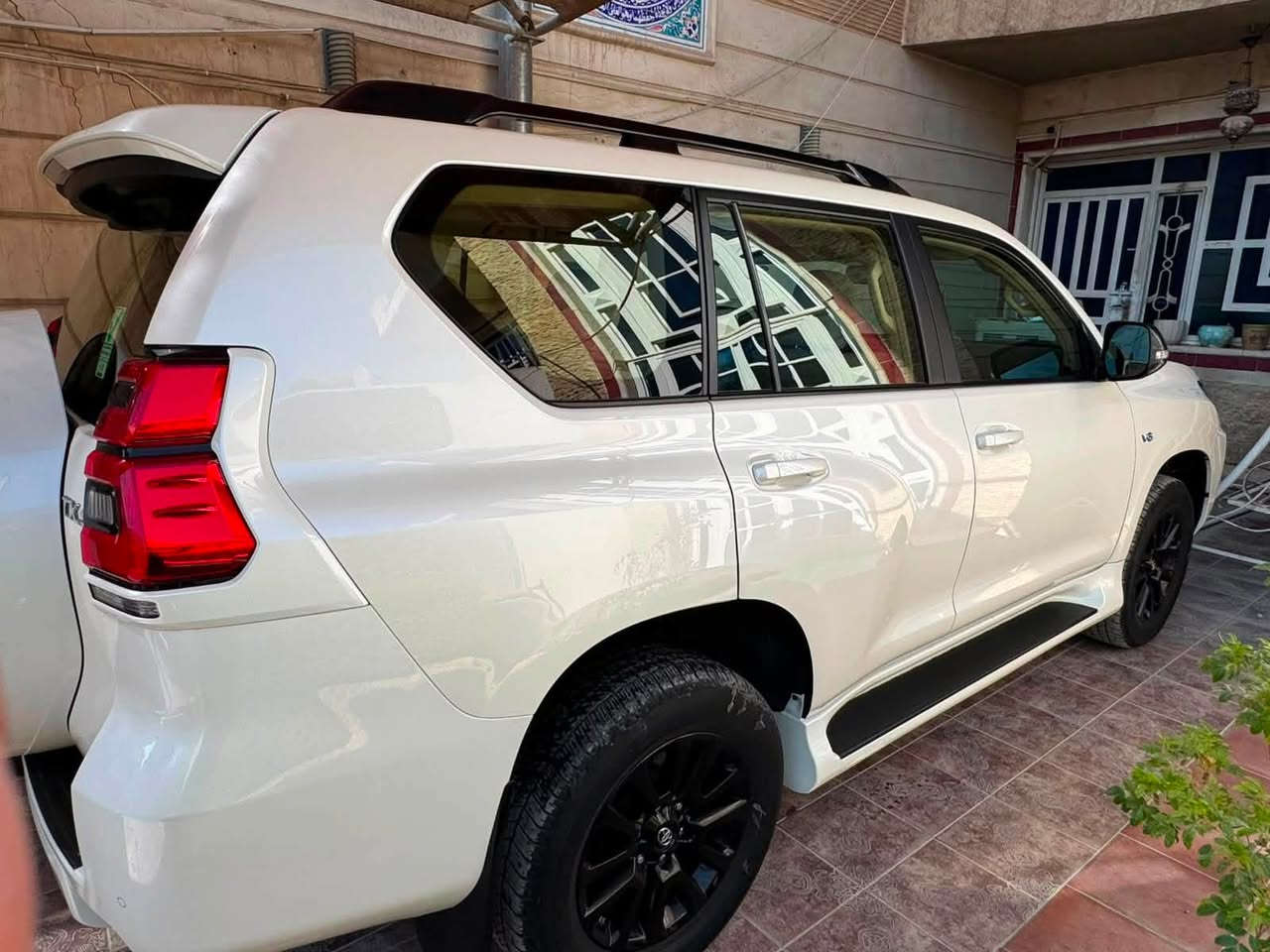 برادو 2023
ساز فول مواصفات
بلاك txs ضمان شركة مكفولة صبغ او بارد بحالة جيدة جدا بصمة سلايت محرك 4000 تشغيل عن بعد عداد المسافة 55 الف كم كراسي جلد وكهرباء 7 راكب هوك خلفي تبريد لمس مري شفط وباقي مواصفات المعروفة
 مكاني المنصور
      
***********
