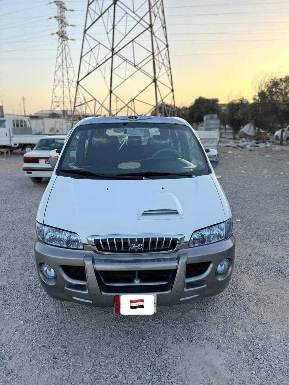 لبيع ستاركس سياحي موديل 2002.  8راكب مصبوغة عام جماليه وبقيت التفاصيل خاص هاتف ***********.  مكاني بغداد حي الجهاد والرقم  واتساب متواجد
