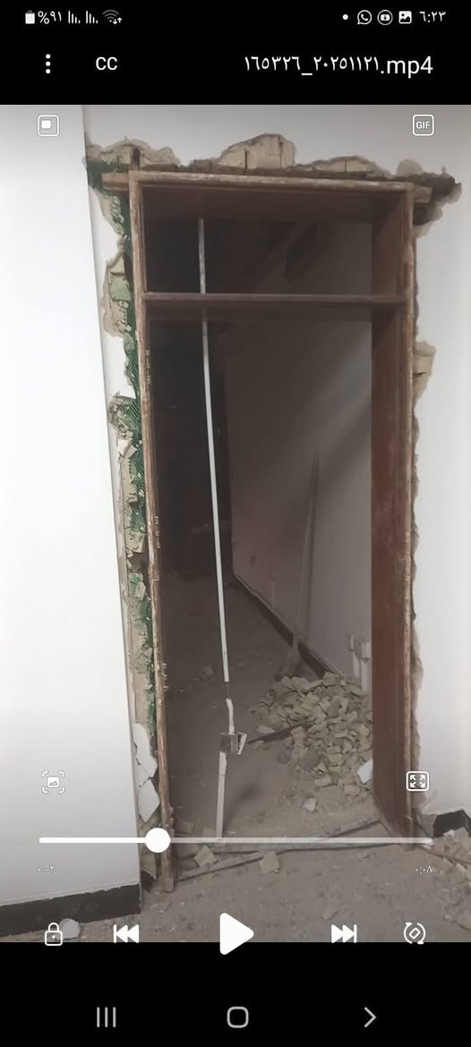 سلام عليكم احنه كادر كامل قلع ارضيات تكشير جدران تفليش نفتح فتحة باب شباج هذا رقمي بي واتساب ***********
