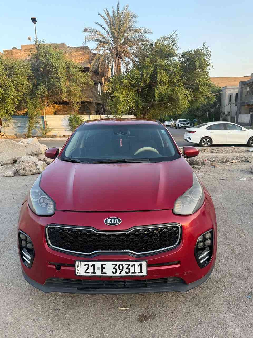 بدون دواخل حادثها جملغ وبندي 
سيارة نضيفه وجاهزه ماشية 162مايل
مكينه كير كهربائيات تبريد ثلج تتفئه 
صدر امامي خلفي جيد جداً جاهزه اي نقص مابيها السعر 150 وبيها مجال بسيط جداً 
رقم السليمانية بأسمي تحويل ثاني يوم
نقطه عميا حساس خلفي كامرا دواره شاشاه جبيرا  تحكم ستيرن جهتين مواصفات عاديه مكاني بغداد 
رقمي *********** وتساب او تصال
