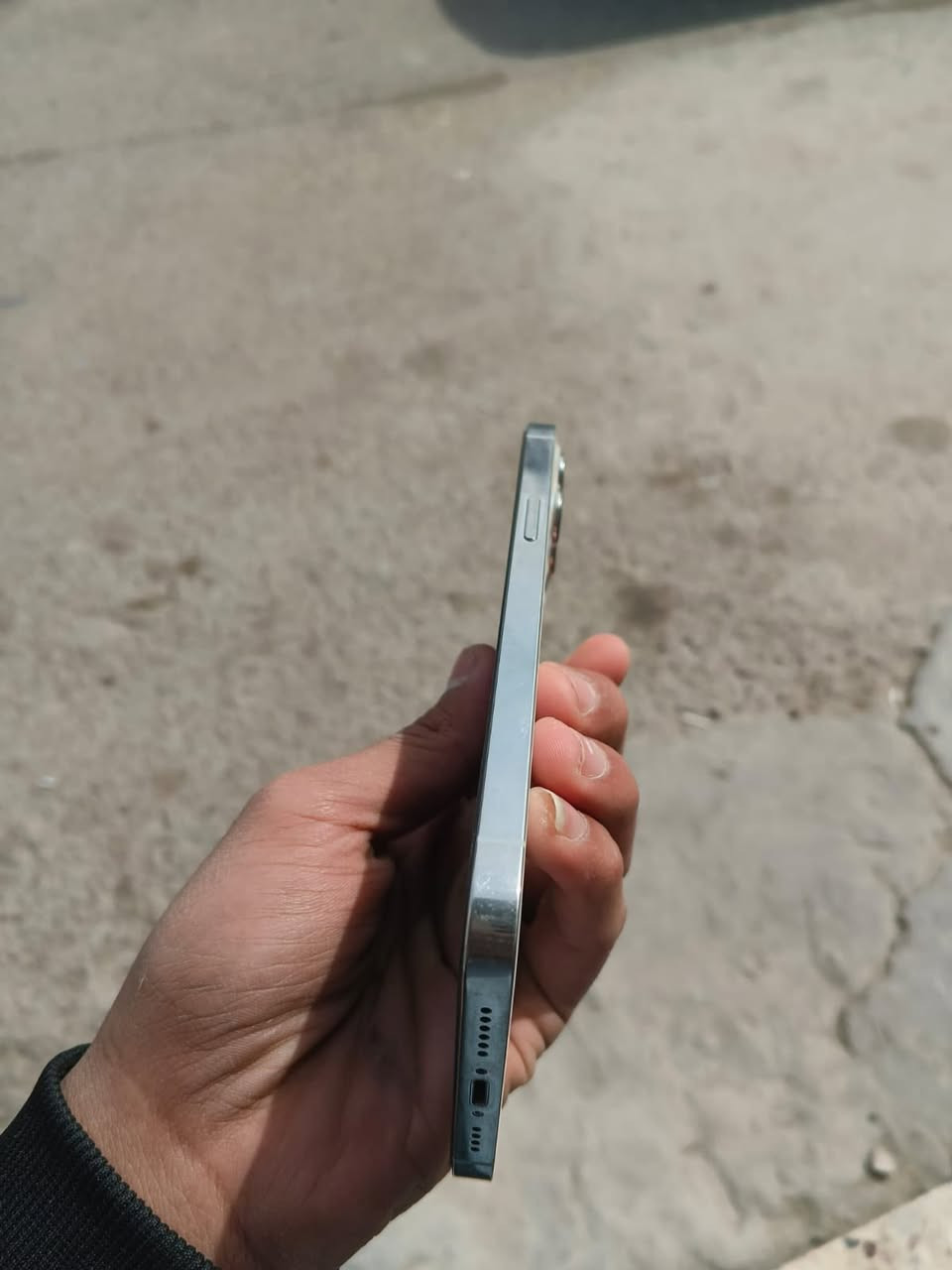 السلام عليكم 
ايفون 12برو ماكس مبدل شاشة وكامرة مال تفصيخ
البطارية٨٩ نضافة٨٠٪؜
رقم الهاتف :*********** متوفر واتس 
مكانة بغداد حي اور  وشكراً
