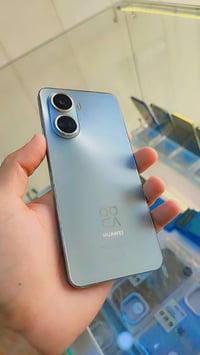 نوفا ١٠ • ٢٥٦ • شاشة مشققة