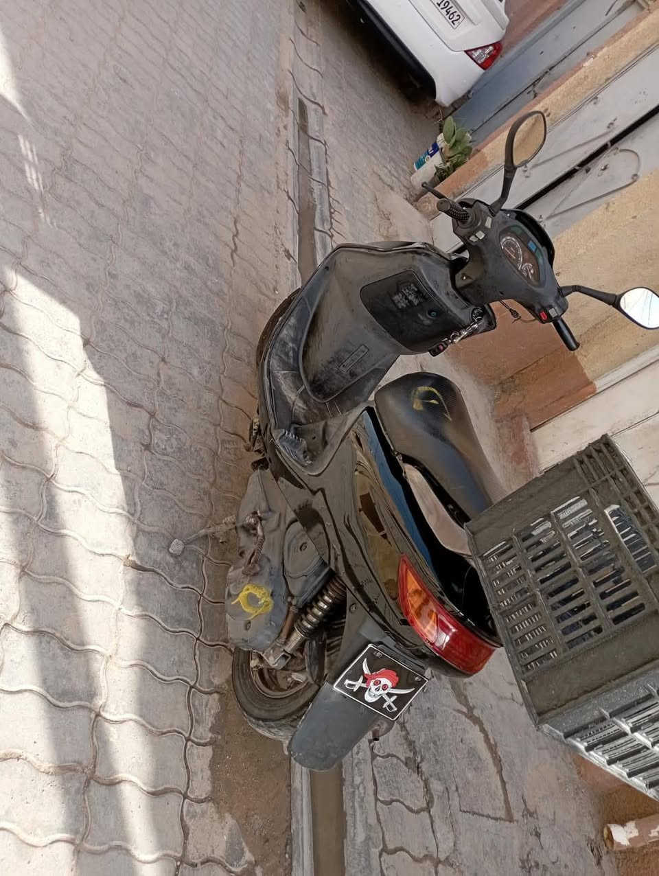 فراشه لبيع كلشي شغال بيه صاله ستشور طالعه من حاويه عنوان كوفه شارع السكه 
سعر 750وببه مجال
متوفر واتساب
***********6
