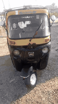 للبيع موديل 18  مناقصه برغي أوراق أصولي السعر( 3)و٨٠٠ وبيها مجال  مكان...