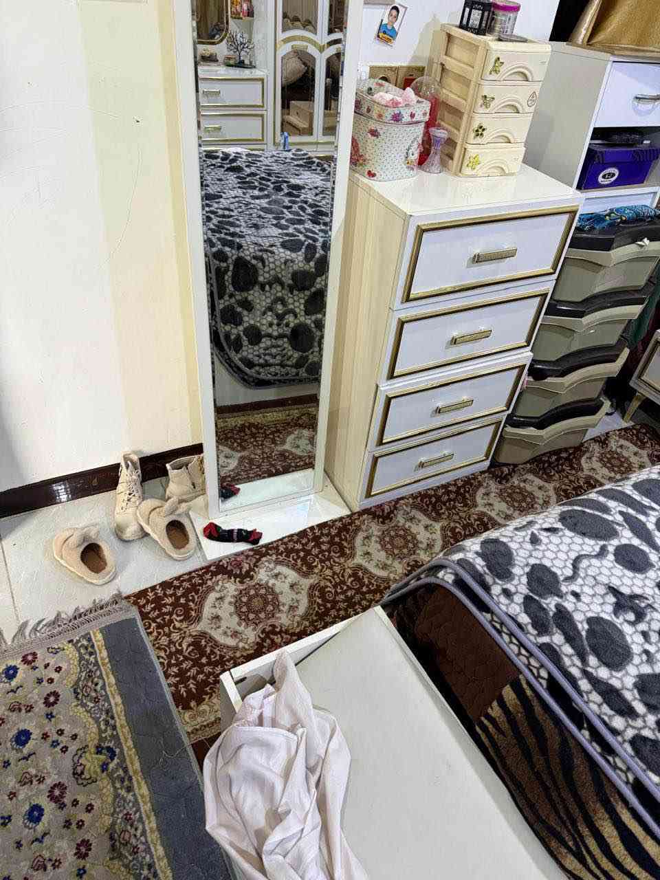 غرفه نوم تركي ابو الجديد بدون شخط 8 قطع شرط النضافه و الجوده للستفسار الاتصال ع رقم *********** كركوك, العراق
