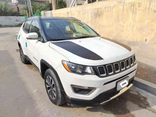 السلام عليكم
جيب كومباس لمتد 2018 اللون ابيض
توو كلر قماره سوده بلادي فول مواصفات عده البنوراما
شاشه جبيره
كشنات جلد كهرباء 
تشغيل عن بعد
اوتو ستوب
اشاير بلمري
ويل كب كروم
ضررها جاملغ وبنيد 
صور حادث بالمنشور
السعر ١٣٠ ورقه مكان الدوره شارع ٦٠ ابو يوسف ***********
