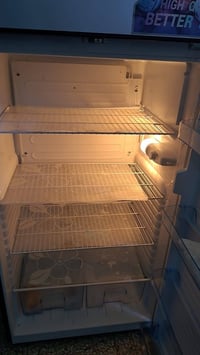 ثلاجه • ١٨قدم • قليل الاستخدام