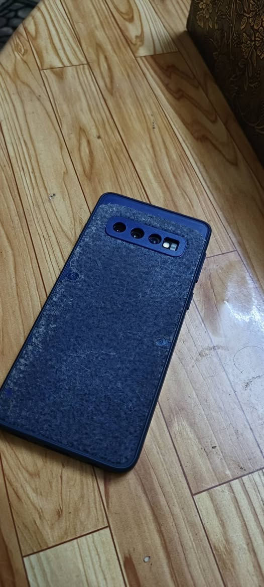 سلام عليكم سامسونج s10 غني عن التعريف ذاكره 128 رام 8 جهاز كلشي ما مبدل بي جديد ونضافته 90 بالميه بي بس هاذا الفطر بالضهر وما مبين ابد تخلي كفر وتنساه سعره 150 بي مجال


**إذا كنت صاحب هذا الإعلان وتريد حذفه لأي سبب، رجاءا أرسل رسالة إلى الدعم الفني**