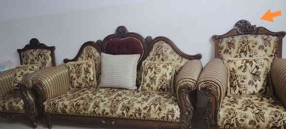 طخم رئاسي ( ٩ مقاعد) نظافة ٨٥ ٪ كما موضح بالصور 
كوشات كاملة / مخدات حيل نظيفة 
بييه مشكلة فقط بالتوج
١/  ( اللي بالبرتقالي) مكسور ويمكن تصلحيه بس اريد ابيع وابين العيب بييه
٢ / ( اللي بالاصفر ) تاج مكسور وضايع
السعر ٣٥٠٠٠٠   وبييه مجال بسيط
للاستفسار  / *********** موصل
