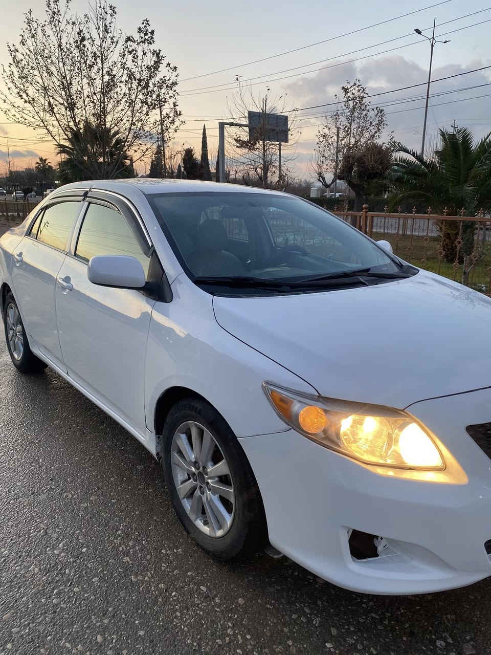 كرولا ٢٠١٠ امريكي
سياره پاقژه پينج قتعه سبخ 
٢٩٥هزار مايلا چوي 
سعر ١٠٥ ومجال
ته له فون ***********
١٦ ورقه غرامه لسه رن
