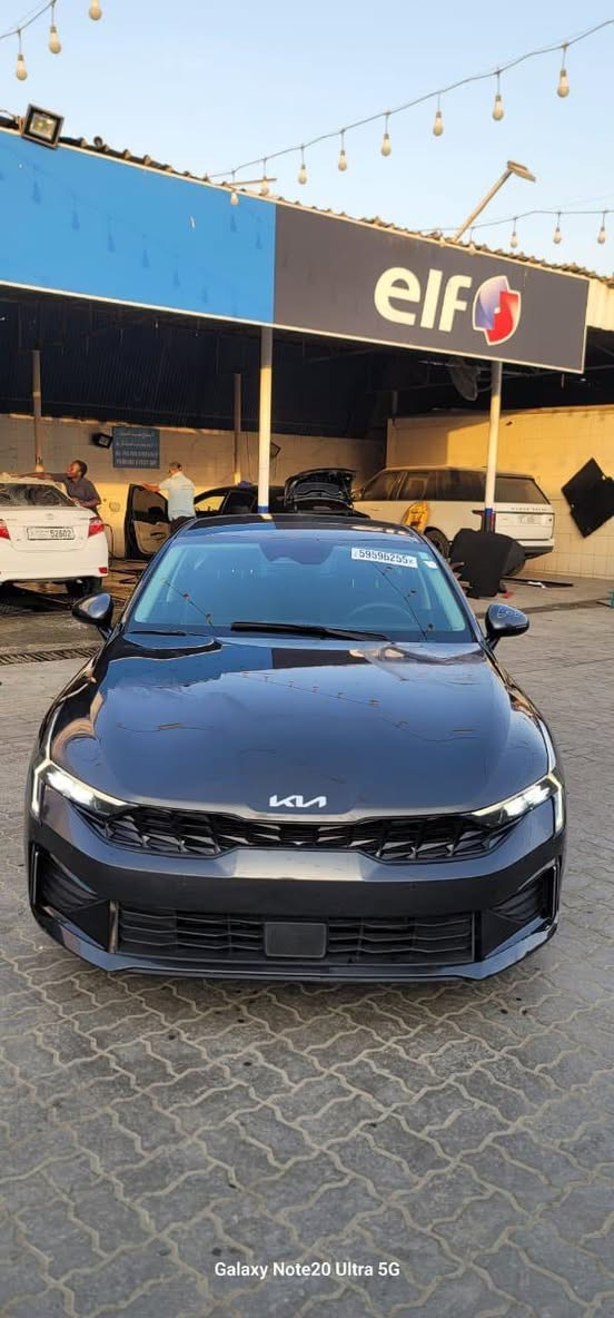 K5سياره 
مديل2025
فول مواصفات ماعده البانوراما
كتاب شهداء فحص مؤقت
وارد امريكي بيه باب السايق وجاملغ امامي مبدل
وطخه بالباب الخلفي واضحه بالصور مامصلحه
مواصفات السياره
رادار امامي خلفي
فول تحكم ستيرن
مثبت سرعه
سياقه ذاتيه 
مانع انزلاق
تدفئه تبريد
وقوف ذاتي
وبعد بيه هواي مواصفات
السياره جاهزه من كلشي
ملاحظة السياره بدون ايرباك 
السعر(205)
الاستفسار (***********)
