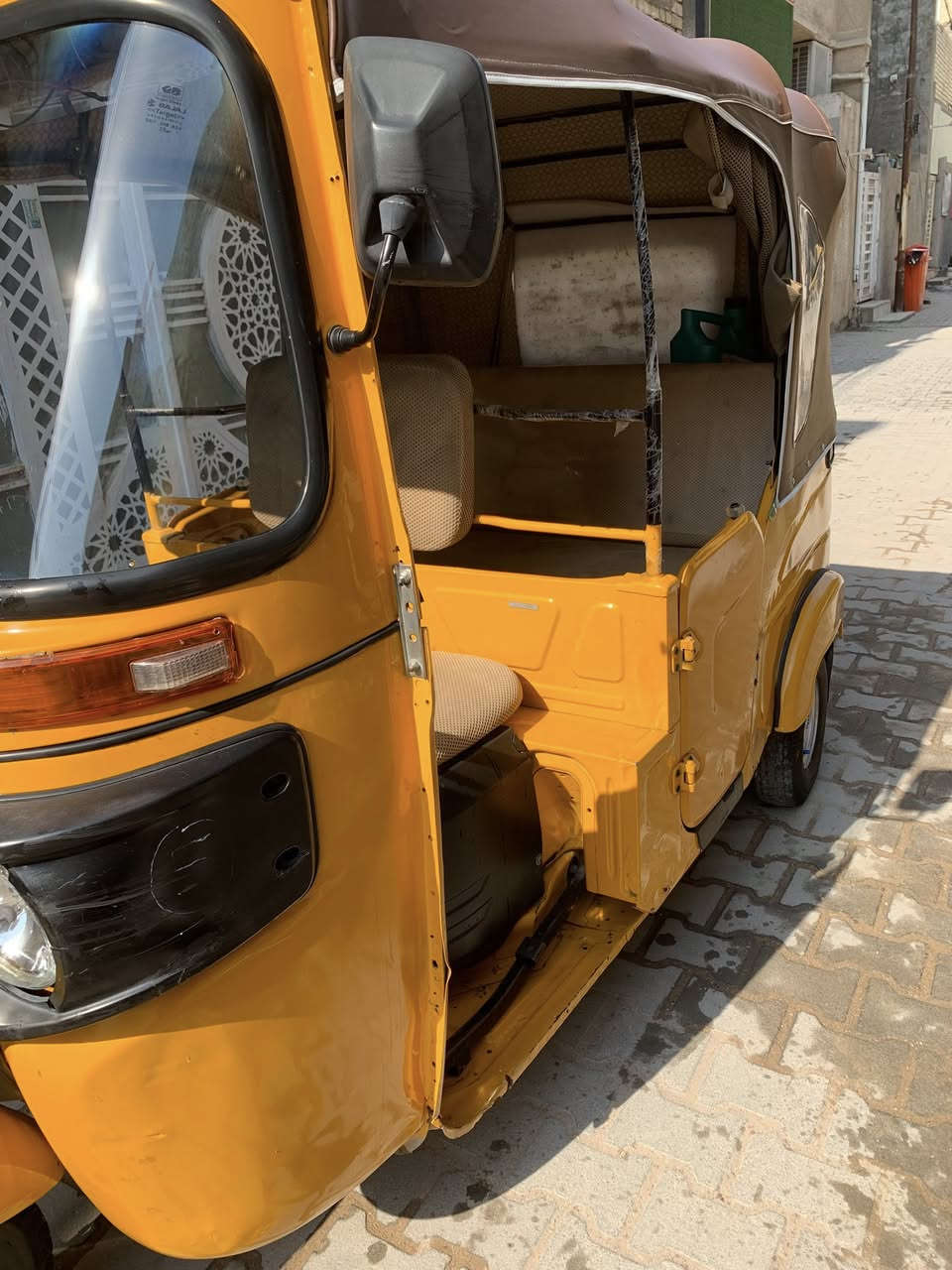 السلام عليكم تكتك للبيع موديل 21 سنويه و رقم انكليزي التكتك خير من الله كبل للشارع بيها ضربه بل صفحه خمس اصابع و راجعه حار تجي و اشوف بيك خير و ادلل  السعر 7/500 بيها مجال شراي خابر ***********
