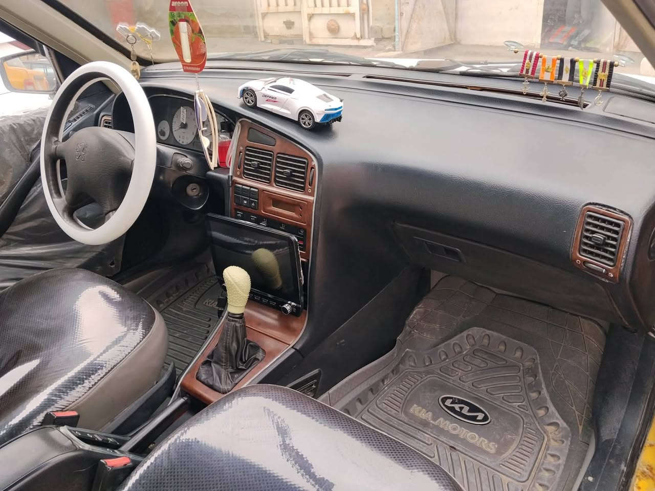 سلام عليكم بيجو بارص موديل 10جاهزه من كلشي محرك جديد اول تبديلت دهن أله مصفره هيئه وغرامات سياره بسمي تخم تاير دواخل جلاتين السعر 38 وبيهه مجال للشراي يتصل ***********
