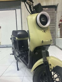 دراجه شحن r9 للبيع مستعجل على البيع كلش  مابيه اي عطل بس باتري واحد عا...