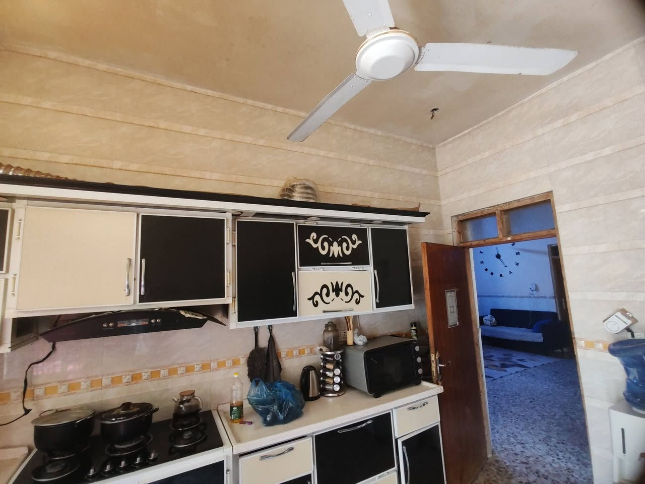 دار للبيع – الحي العسكري خلف ام صاحب مقابل دكتور جاسم زنبور 
🏡 ═══════════════ 🏡
📍 الموقع:
الحي العسكري، خلف أم صاحب، قرب دكتور جاسم زنبور.
📐 المساحة: 150 متر مربع
📄 السند: طابو صرف
━━━━━━━━━━━━━━━
🏠 الطابق الأول: ✅ غرفة نوم
✅ صالة استقبال
✅ مجمع صحي داخلي
✅ مجمع صحي خارجي
✅ مطبخ
✅ حديقة صغيرة
━━━━━━━━━━━━━━━
🏠 الطابق الثاني: ✅ 3 غرف نوم
✅ صالة
✅ مجمع صحي
━━━━━━━━━━━━━━━
🏠 السطح: ✅ فرشي
━━━━━━━━━━━━━━━
📞 للاستفسار والتواصل:
☎️ ***********
💰 السعر:
📩 مراسلة واتساب أو ماسنجر فقط
━━━━━━━━━━━━━━━
📢 ملاحظة مهمة:
إذا عندك دار للبيع أو أرض زراعية، اتصل بينا أو راسل الصفحة.
🏘️ ادخل على الصفحة وراح تلكه بيوت معروضة في جميع الأحياء السكنية وبأسعار ومساحات مختلفة.
📱 أرقام التواصل موجودة داخل المنشورات.
