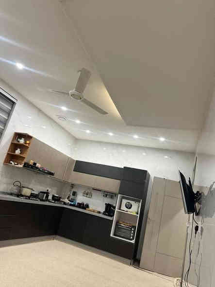 (#أَعَــــــــــــــــــــلَأَنَ) بيـــع مستعجل 
   ((#مكتــب_شمــس_الباحــث_للعــقارات_السماوة))

دار للبيع ▪️ في مجمع ابن يقطين السكني 

المساحــه ▪️220m ركن مقابل خدمات قرب مقر الشركه

 يتكون من 4 غرف نوم صاله واستقبال مطبخ ومجمعات صحيه وكراج سياره علما الدار مطلوب 100 مليون التسديد الشهري 500 الف دينار عراقي ملاحظه بناء شركه بينال 

لمغرفه السعر الكلي اكتب يالله او تم توصلك كل التفاصيل 

#حاب_تعرض_عقارك_كل_ماعليك_مراسلتنا_على.          _الخاص_أو الأتصل_على_أرقام_المكتب https://www.facebook.com/shamsalbhith?mibextid=LQQJ4d

     شمس الباحث للعقارات السماوة 
                       بأدارة    
             ابو مؤمل الفرطوسي      
                  ***********      ***********

(🌹#شعارنا_الأمانة_والثقه_والأخلاص_في_العمل🌹)
