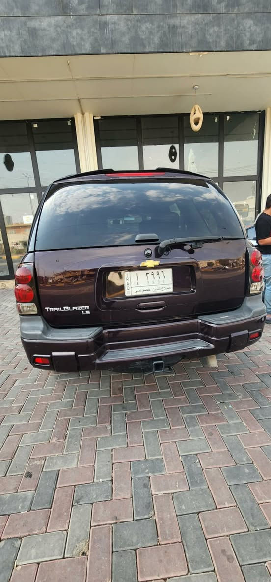 السلام عليكم 
بلايزر وارد امريكي داخله كلين بدون حادث
موديل 2008 بلادية بدون صبغ مكفولة بيها 
 بارد قليل 
 السيارة جاهزة من كلشي كير محرك حدادية  
تبريد رقم صلاح الدين مشروع وطني باسمي 
مكاني بغداد السعر 95 وبيها مجال
‭***********‬
