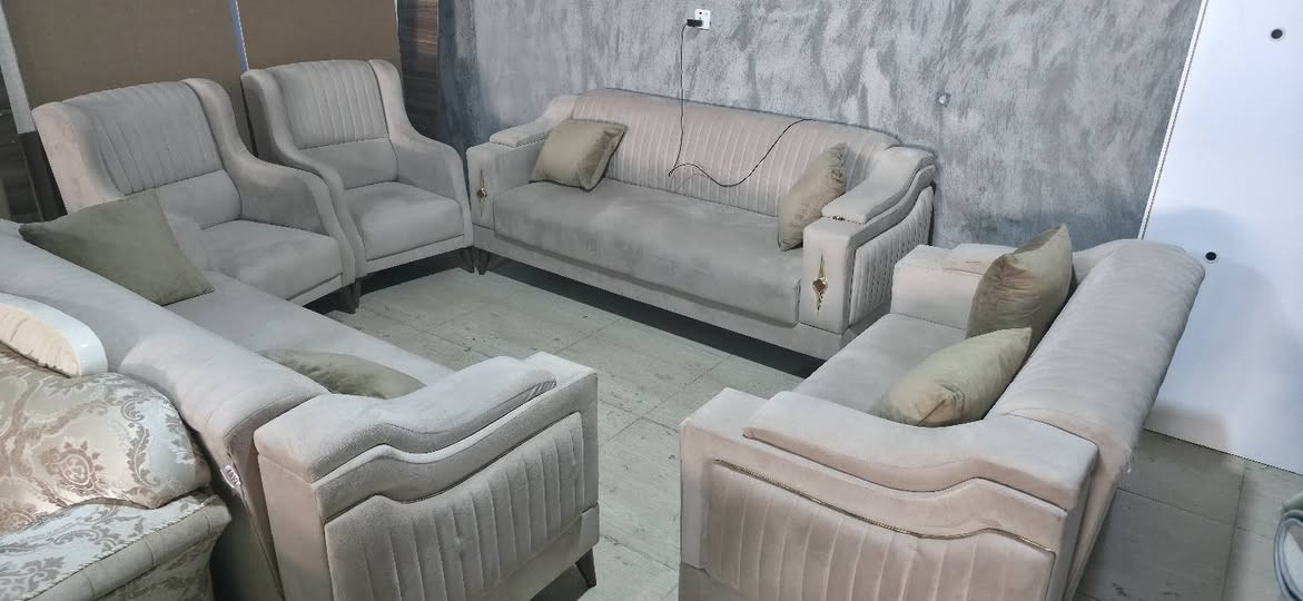 أغراض مستخدمة لي بيع كل نضيف لي سعر اتصل عنوان سليماني سه رجنار قريب من محطة كهرباء يم مسجد مشخلان   .... *********** بي واتساب
