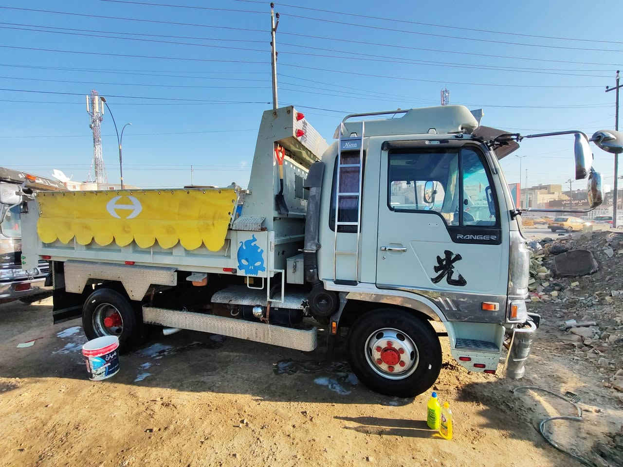 سلام عليكم هينو قلاب للبيع بسمي رقم بصره كير ومكينه وشاصي كفاله عامه السياره جديده بمعنه الكلمه دواخل كارتون تخم تاير السياره دخول جديد*********** المكان ديوانية
