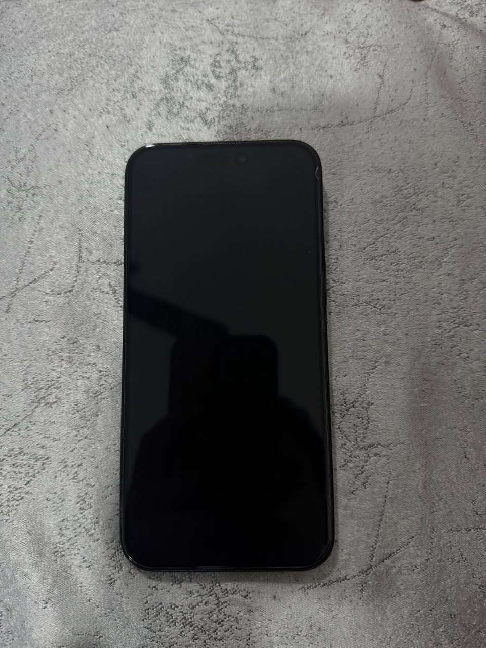 ايفون 15pro max ذاكرا ٢٥٦البطاريه 87 السعر $975 بي مجال مكان بعقوبه رقم (***********) غير منواجد على الفيس
