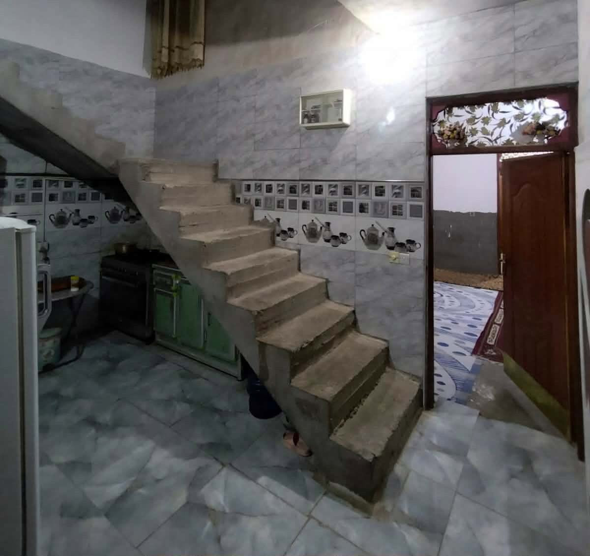 دار للبيع في حي النداء قرب شارع مجمع قنبر علي، تبعد عن الشارع الرئيسي 80 متر فقط ✅

📍 المساحة: 100 متر
📍 الدار طابقين

🔹 الطابق الأول يحتوي على:

* استقبال
* مطبخ
* صالة
* غرفة
* مكشوفة
* صحيات

🔹 الطابق الثاني:
بناء فرمستون والسقف اعكاده، يحتوي على:

* غرفتين
* صالة
* حمام
* بيت جناي ✅

💰 السعر: 80 مليون ويوجد مجال بسيط

📞 للاستفسار والطلب:
*********** محمد الزبيدي
*********** الحاج صلاح الزبيدي
