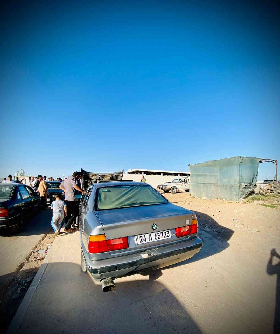 520 كبس كير عادي
موديل 91 
كوبون بانزين بيها
رقم دهوك باسمي
سنوية لل 27
تبريد شرط
فتحه سقف
كوبيوتر شغال 
اربع جامات كهرب
كشنات جلد

***********
