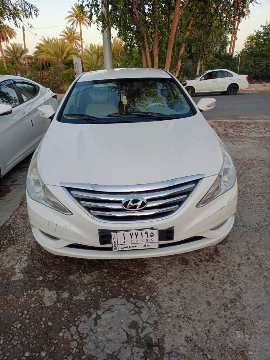 سوناتا خليجي 2011
محرك 2400. دوش
سياره نظيفه حيل مال جناي 
السعر 120 ورقه 
تعال وشوف بعينك 
***********
