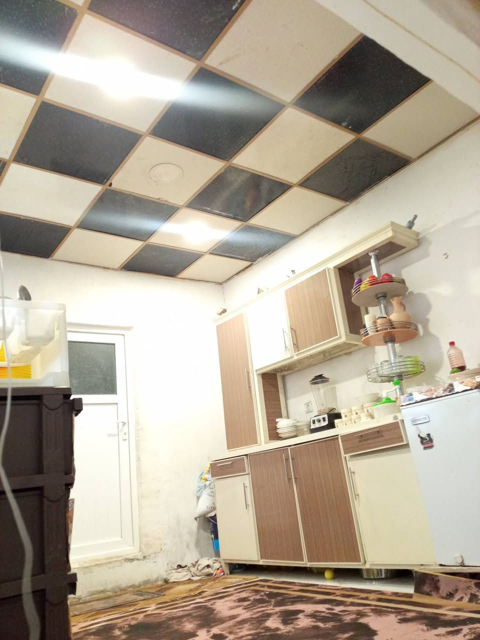 للبيع...160مترطابقين
خلف مجمع هارون ..بنجا علي ..خلف التجاري..
خدمات كامله فرع عريض...السعر45
***********
