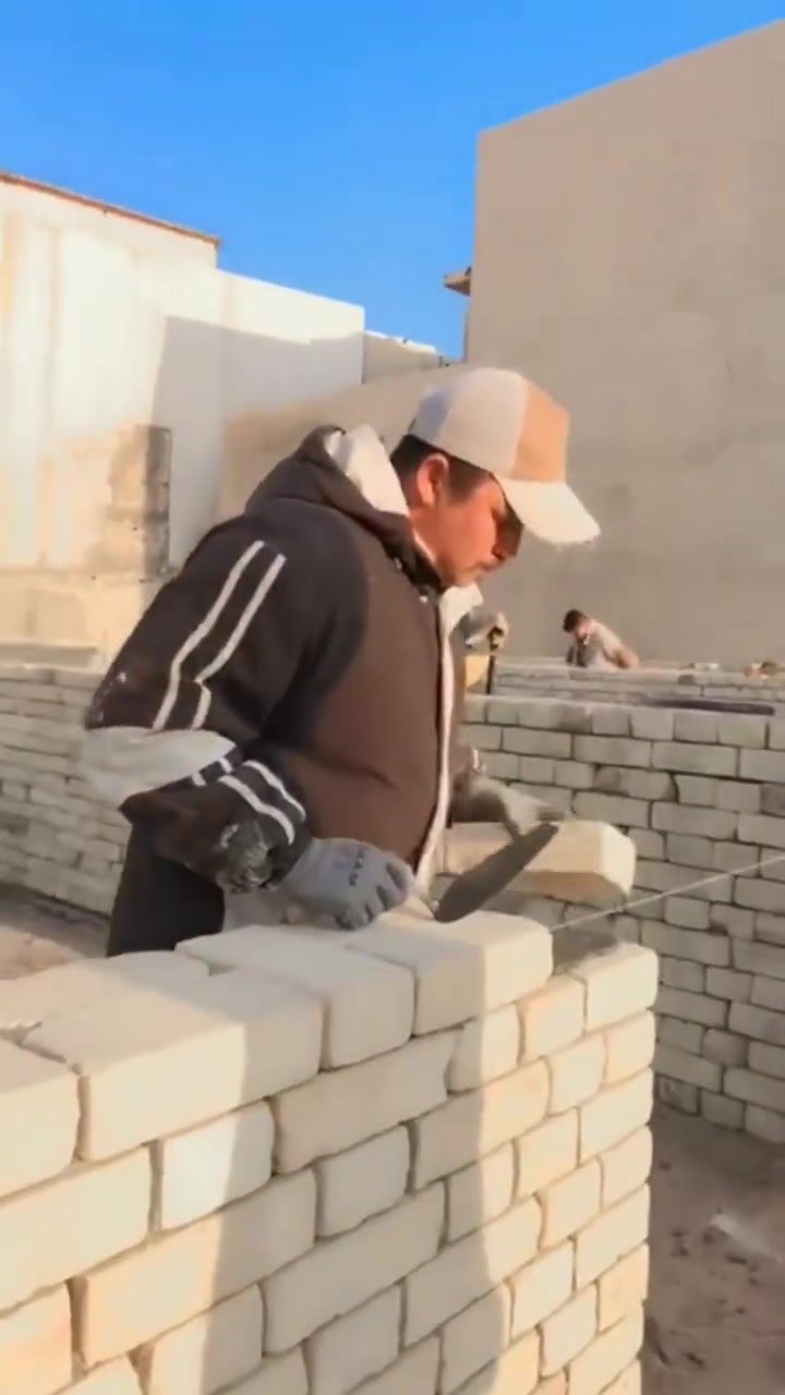 السلام عليكم كادر بناء من البصرة  ***********
