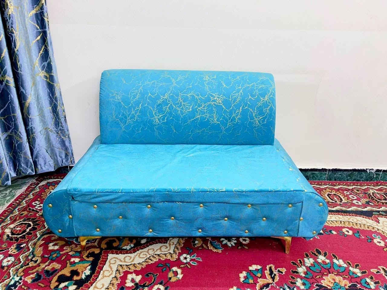 السلام عليكم تخم 7مقاعد للبيع ب150قفل قفل من الاخير بغداد الشعب ***********
